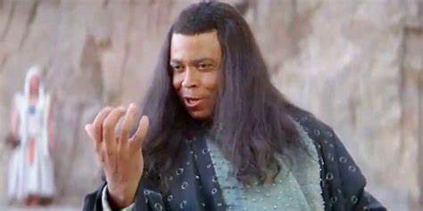Morre aos 93 anos, James Earl Jones, a eterna voz de Darth Vader; SAIBA DETALHES