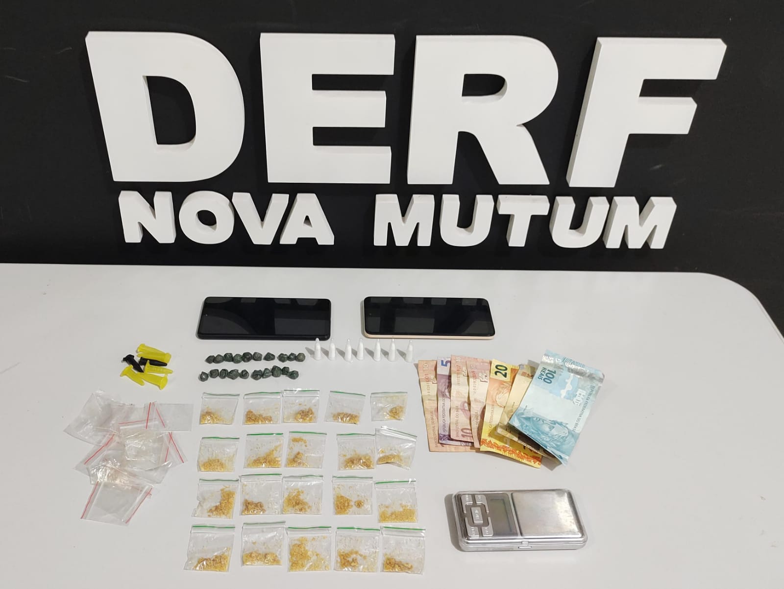 Prisão em flagrante desmantela ponto de tráfico de drogas