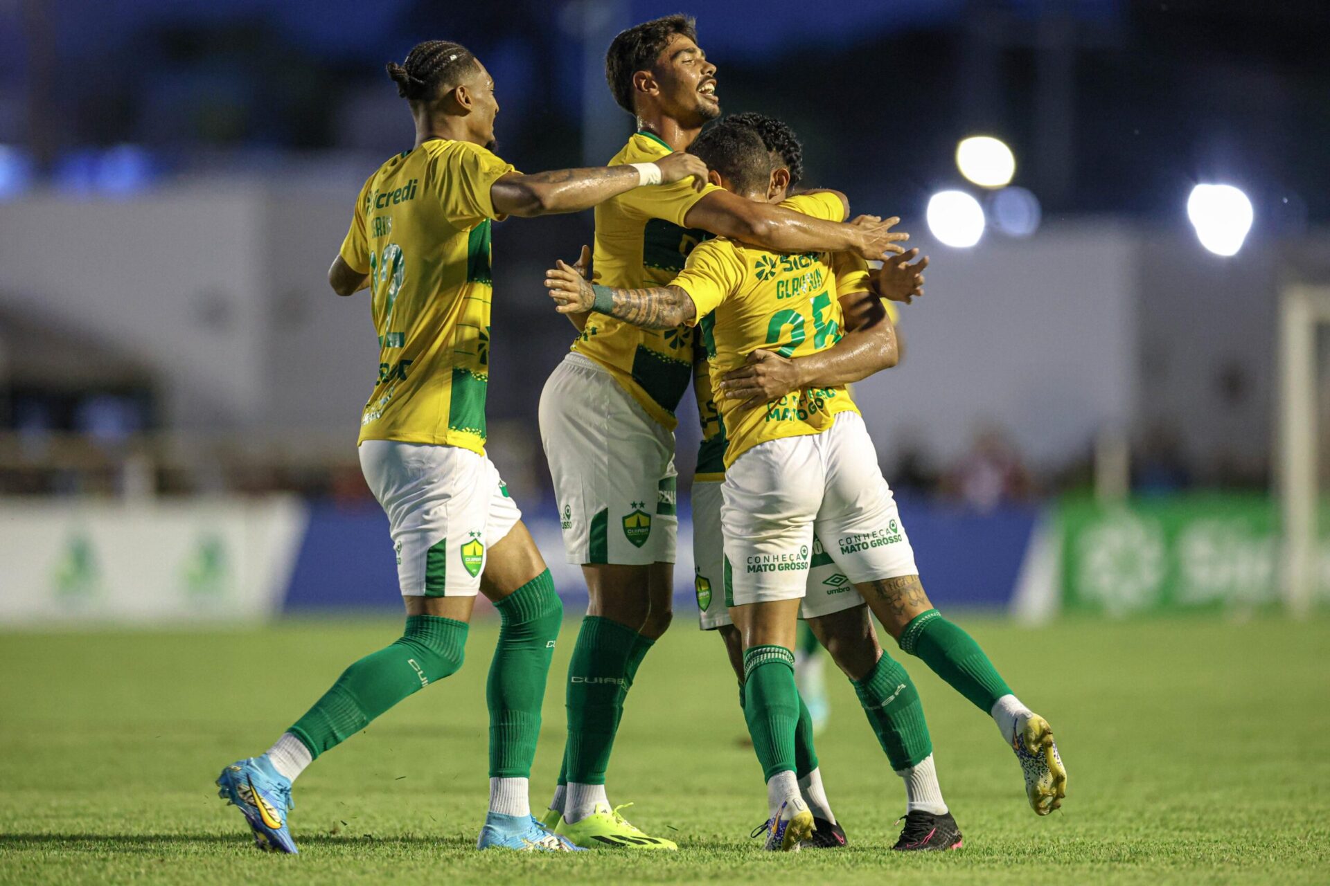 Cuiabá Vence Luverdense na Partida de Ida da Semi