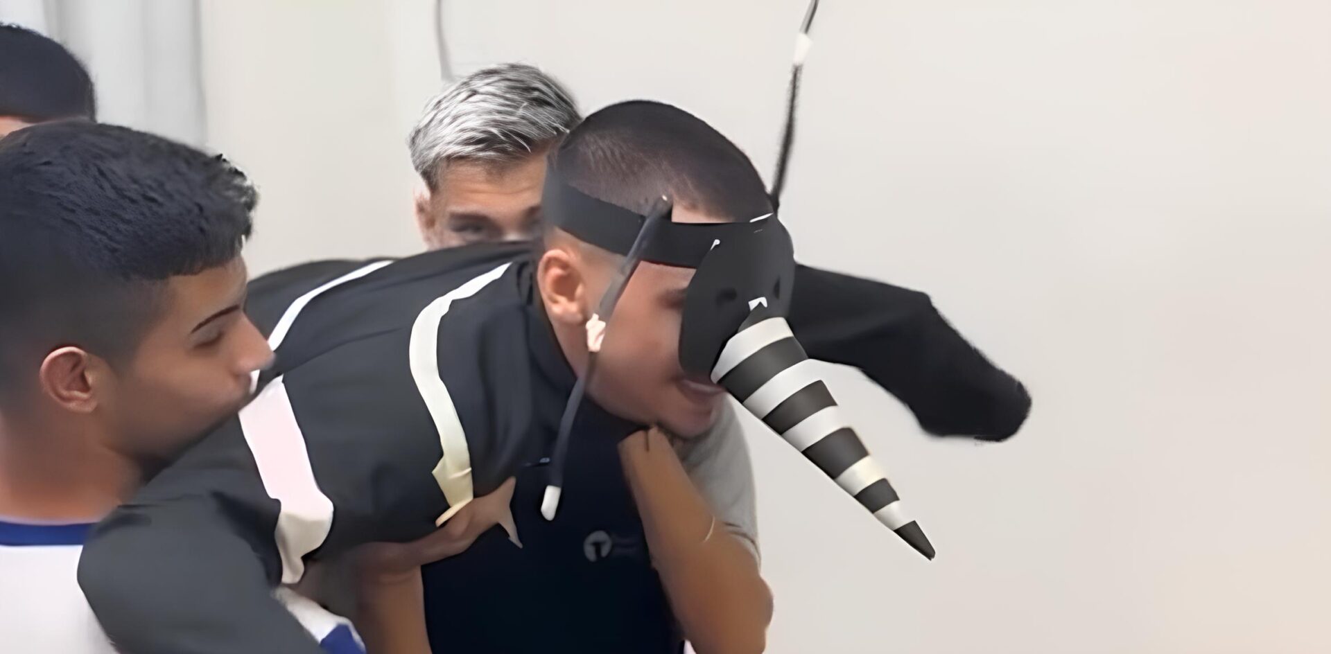 Alunos do ensino médio fazem vídeo de combate à dengue e viralizam na web.