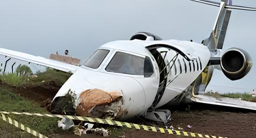 Avião de farmacêutica sai da pista durante pouso. Veja vídeo: