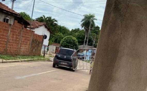 Morador temoroso após flagrar policial se masturbando