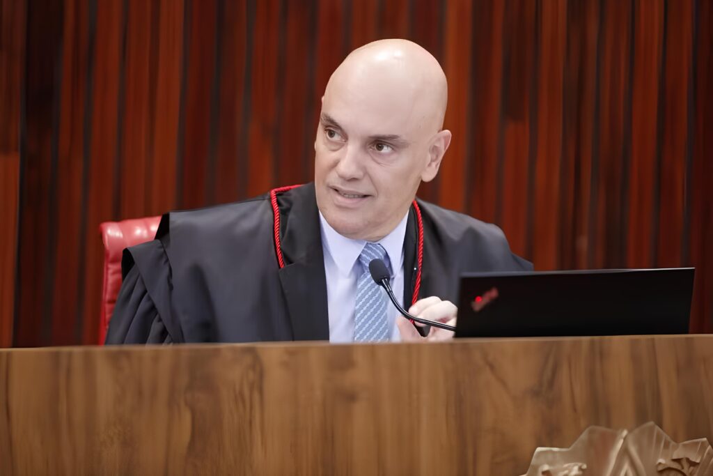 Moraes em sessão no Tribunal Superior Eleitoral, nesta quarta-feira (29)