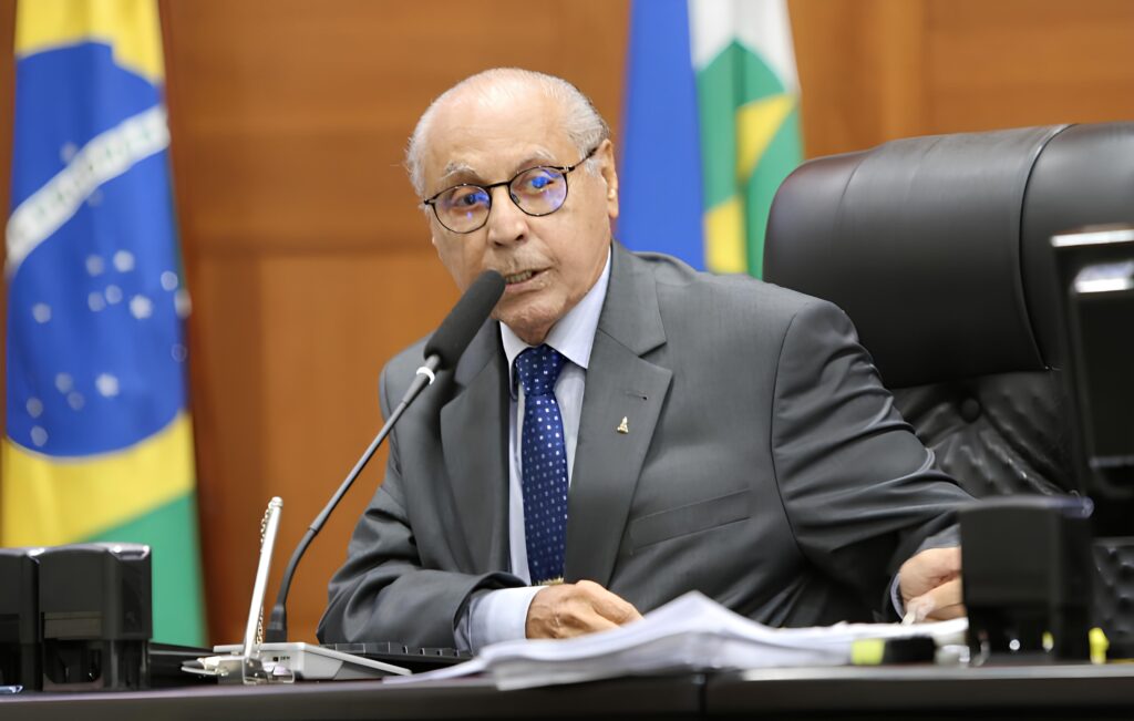 Deputado Júlio Campos