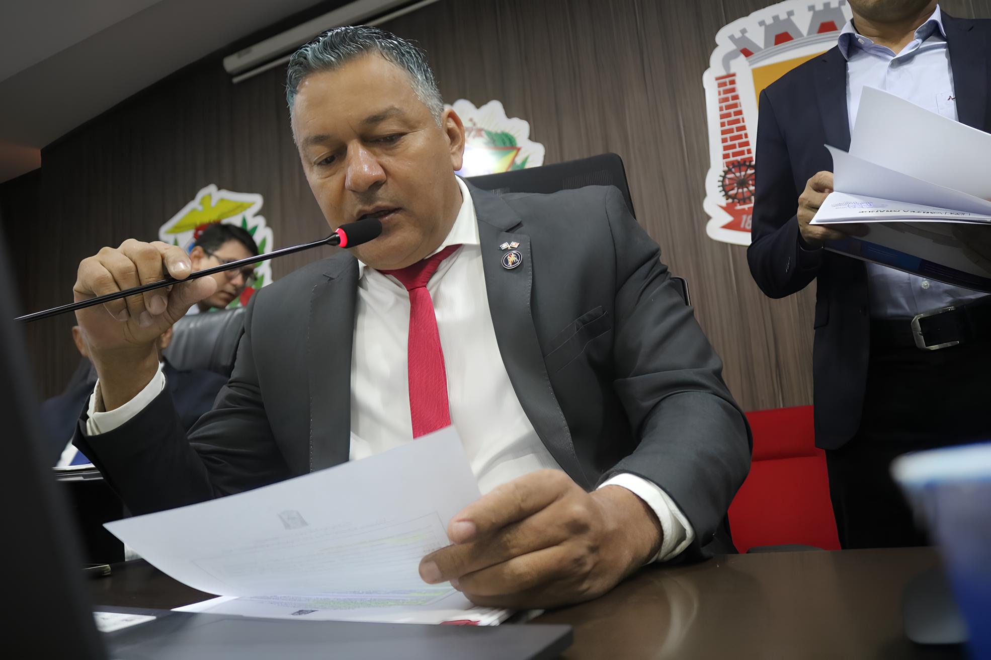 Denival Galibert propõe a instalação de câmeras nos deputados e critica Wilson Santos