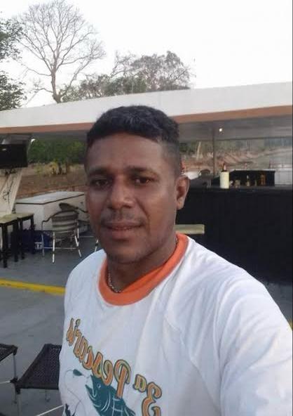 Sem respostas, mãe desesperada clama por ajuda para encontrar filho desaparecido a 13 dias; veja vídeo