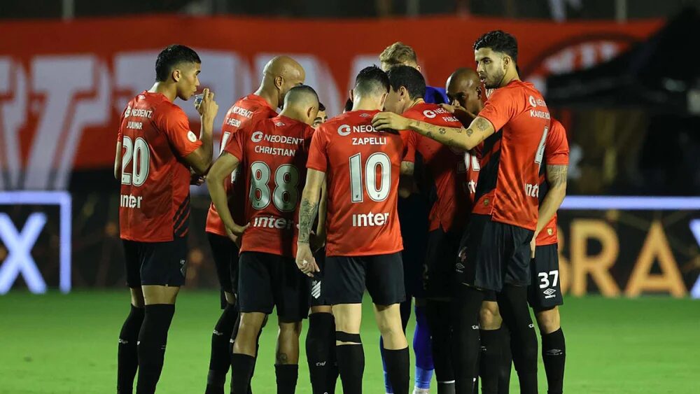 Athletico-PR garante os 3 pontos contra o Vitória