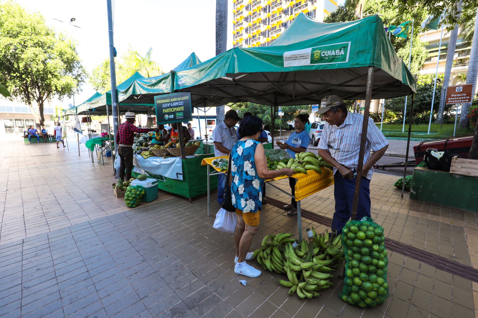 Feira de produtores da agricultura familiar: Conheça os sabores matogrossenses na Praça Alencastro