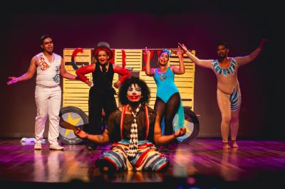 Espetáculos circenses transformam o Cine Teatro Cuiabá em um mundo de fantasia