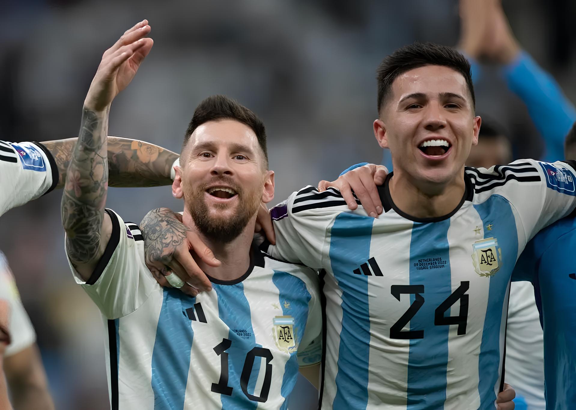 Jogadores da Argentina usam canto racista e transfóbico em comemoração da Copa América