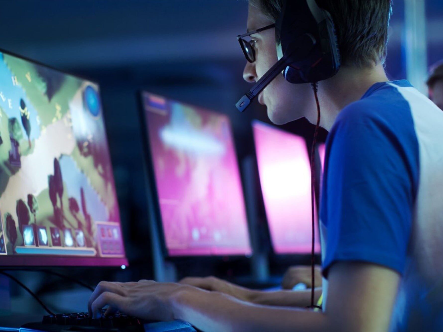 Adolescente agride mãe por bronca após compra de R$ 2 mil em jogos online
