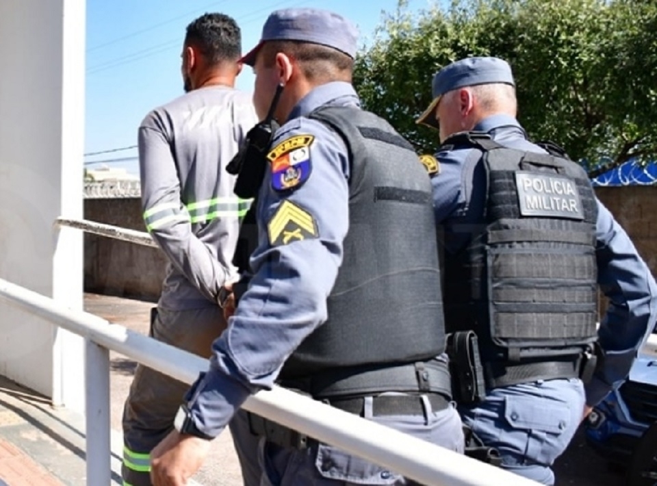 Policia prende homem que matou motorista esmagado com caminhão