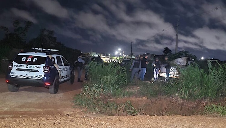 Polícia baleia membro de facção e prende outros 3 suspeitos
