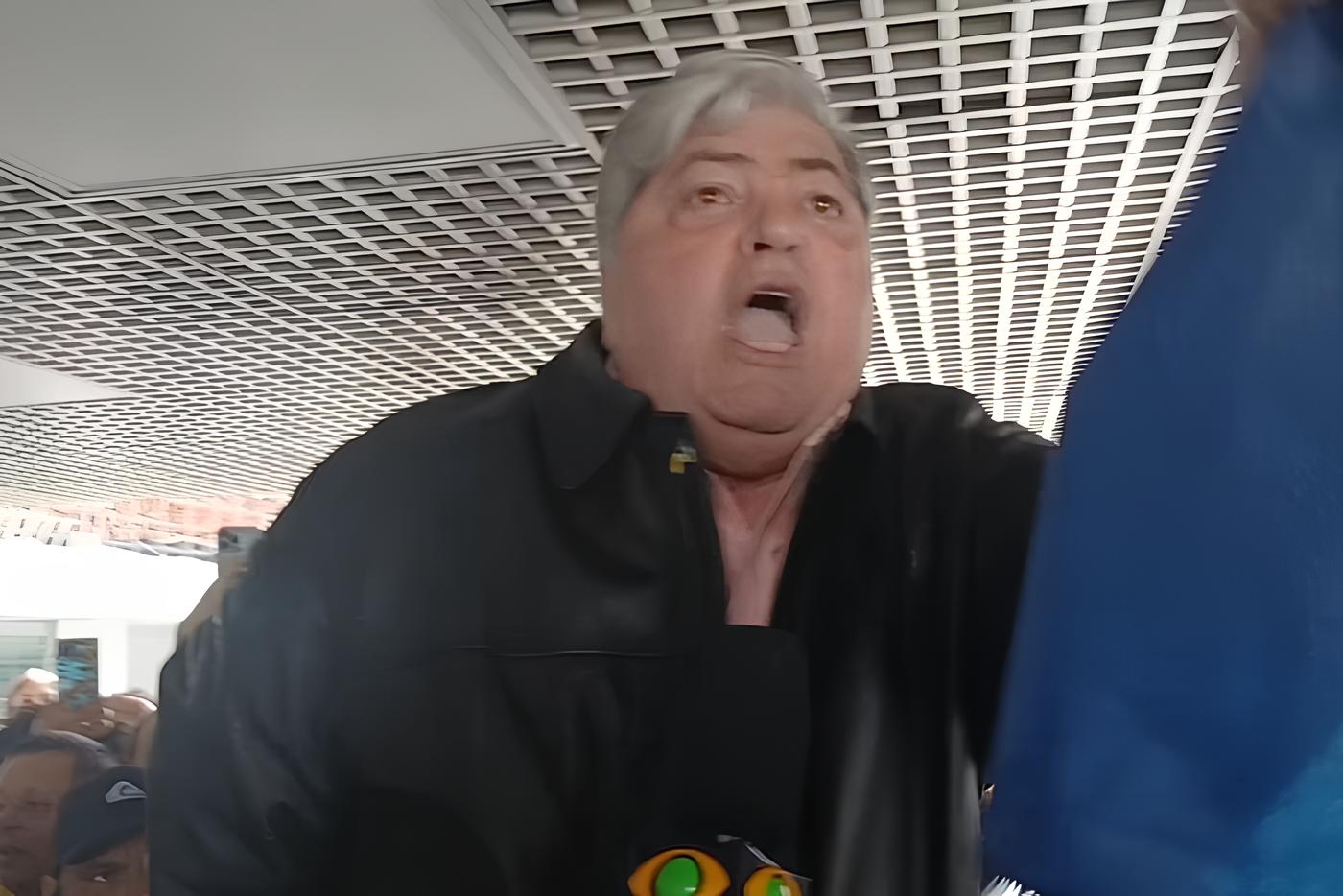 Troca de ofensar entre Datena e militantes