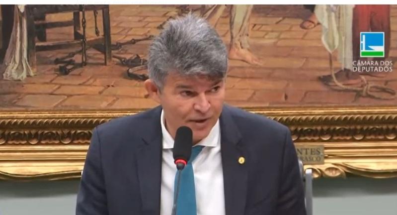 Deputado José Medeiros Revela Diagnóstico de Parkinson Durante Sessão na CCJ