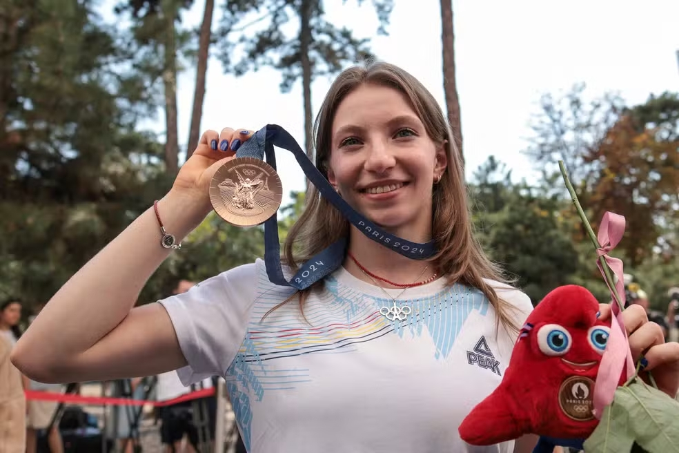 Ana Barbosu recebe medalha de bronze após decisão final do CAS; veja vídeo