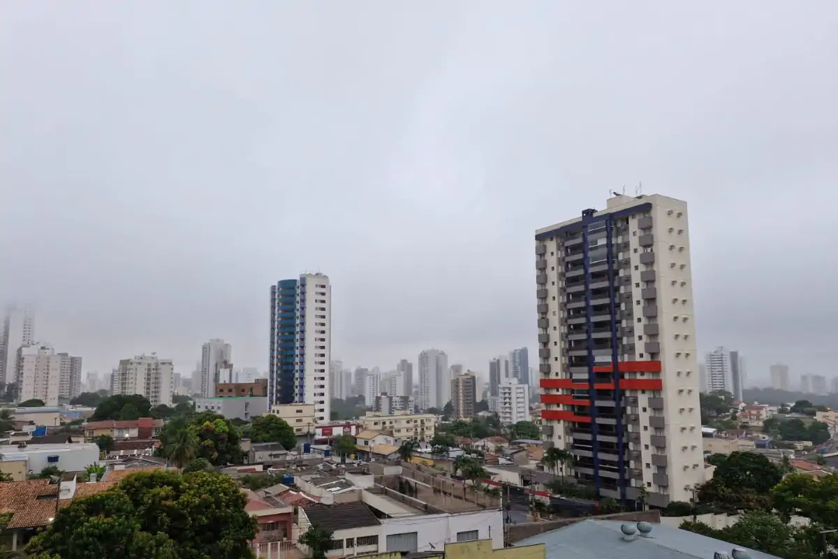 Segundo a agência Climatempo, o calor predominará por mais alguns dias, mas há uma frente fria está se aproximando