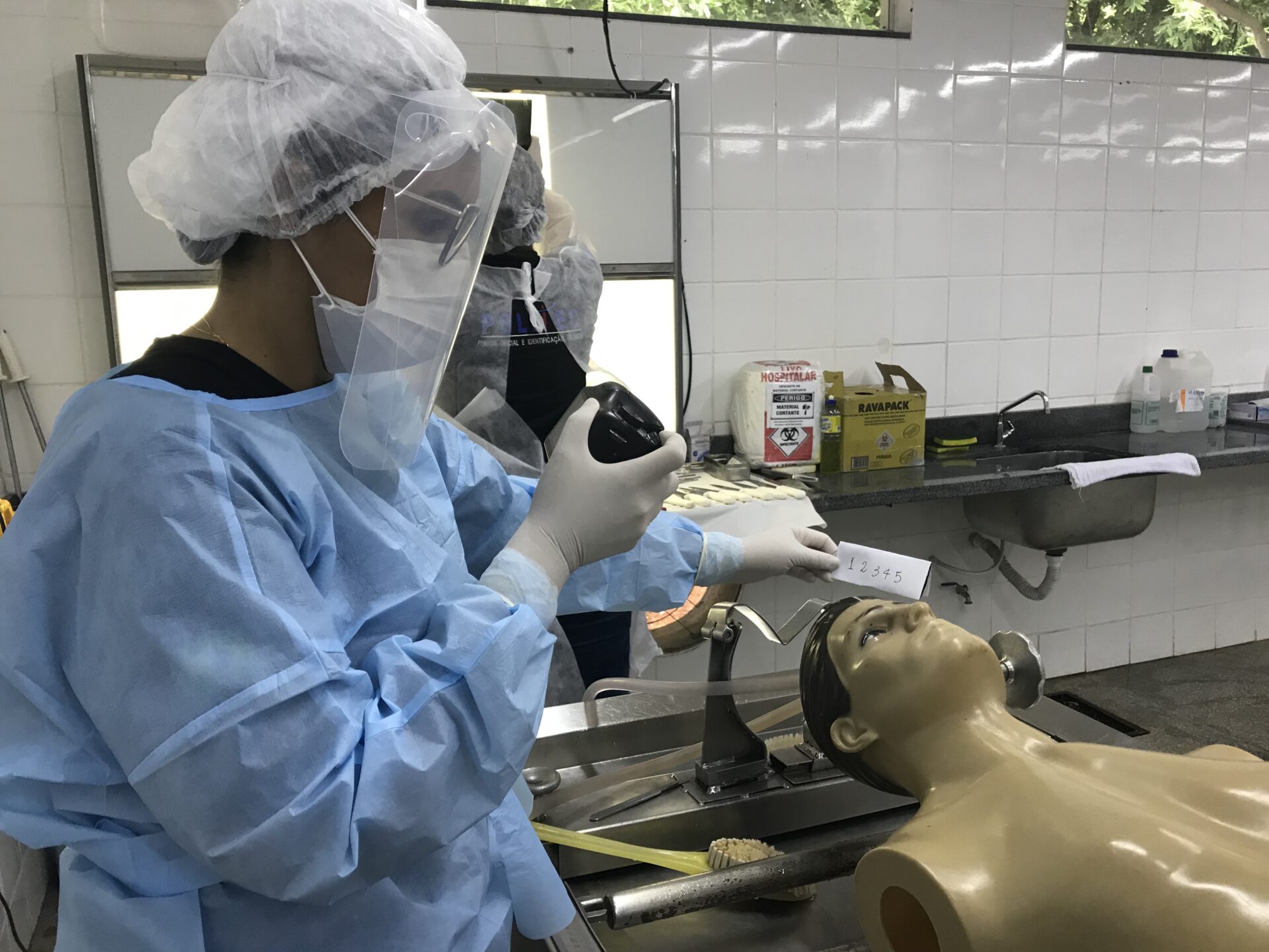Mato Grosso inicia, em 26/08, campanha para coletar DNA de familiares, visando identificar desaparecidos com exames genéticos, até 30 de agosto.