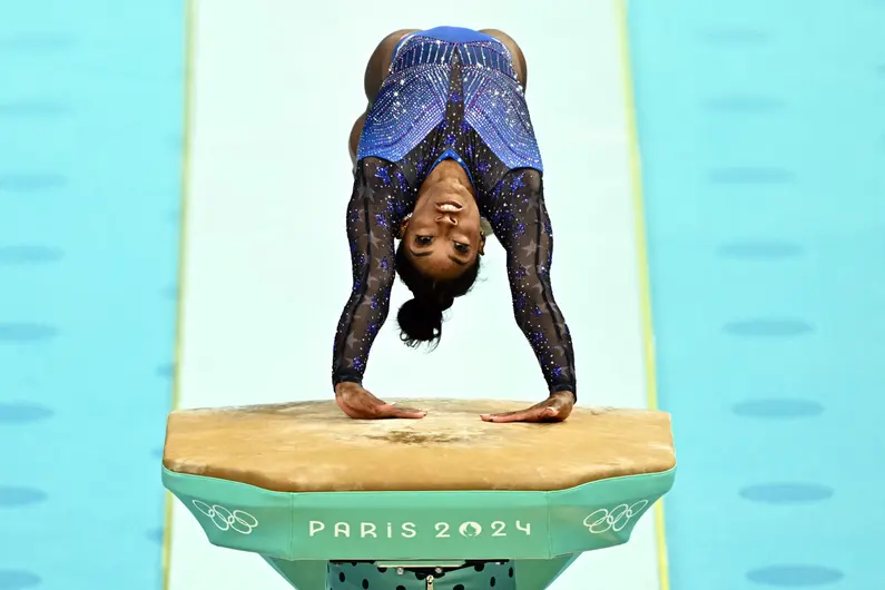 Simone Biles encerra era com aposentadoria de salto icônico; SAIBA DETALHES