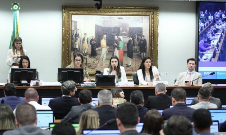 CCJ adia votação sobre anistia a envolvidos nos atos de 8 de janeiro; SAIBA TUDO