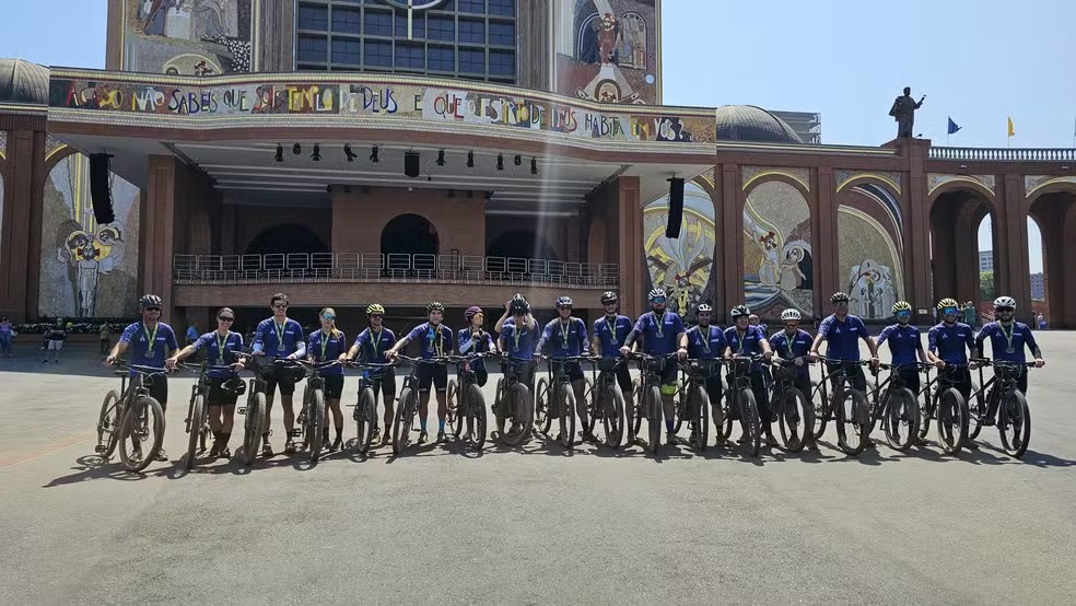 Cantor Daniel conclui romaria de 300 km até o santuário de Aparecida; VEJA FOTOS