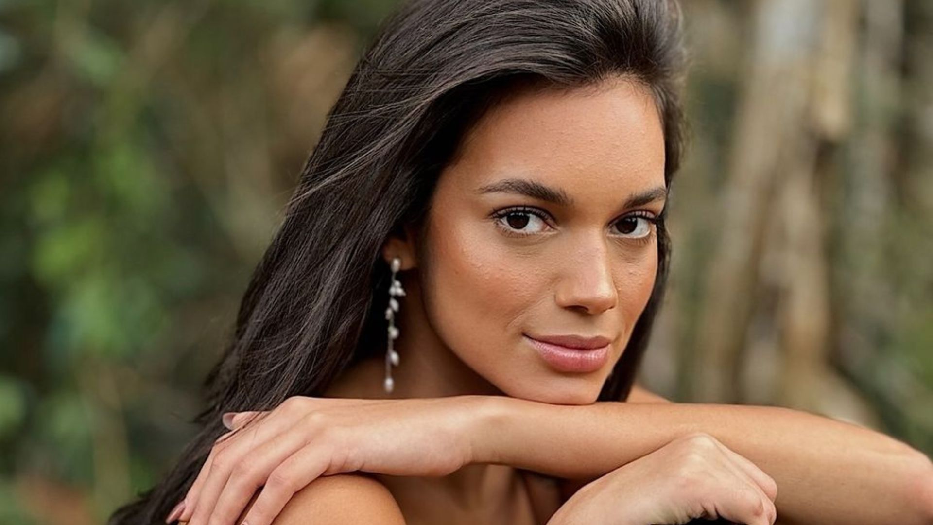 Alane Dias surpreende com escolta no Rock in Rio; VEJA VÍDEO