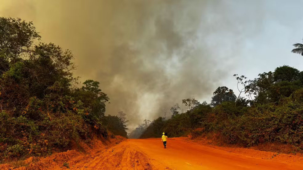 Indígenas sofrem com fumaça e focos de incêndio há um mês no MT