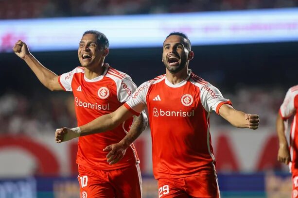 Inter vira e vence São Paulo no Morumbi, ficando a um ponto do G-6