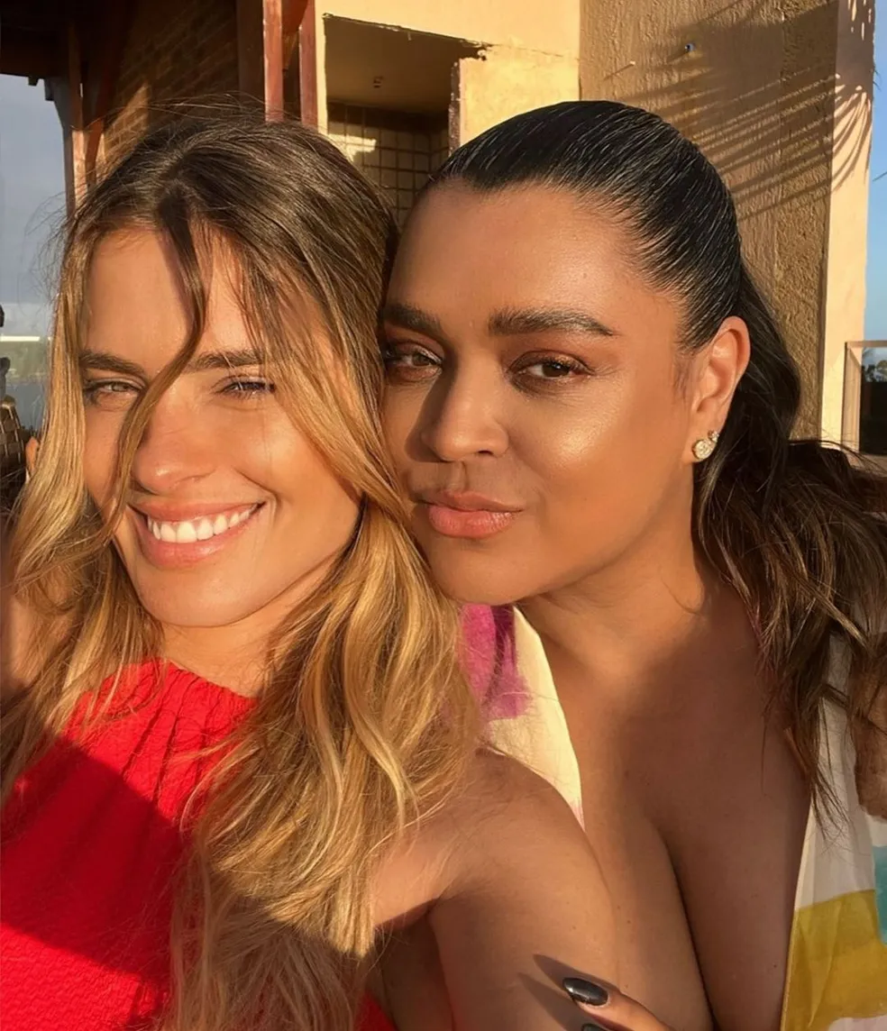 Carolina Dieckmann acompanha Preta Gil no Rock In Rio durante tratamento de câncer; VEJA VÍDEO