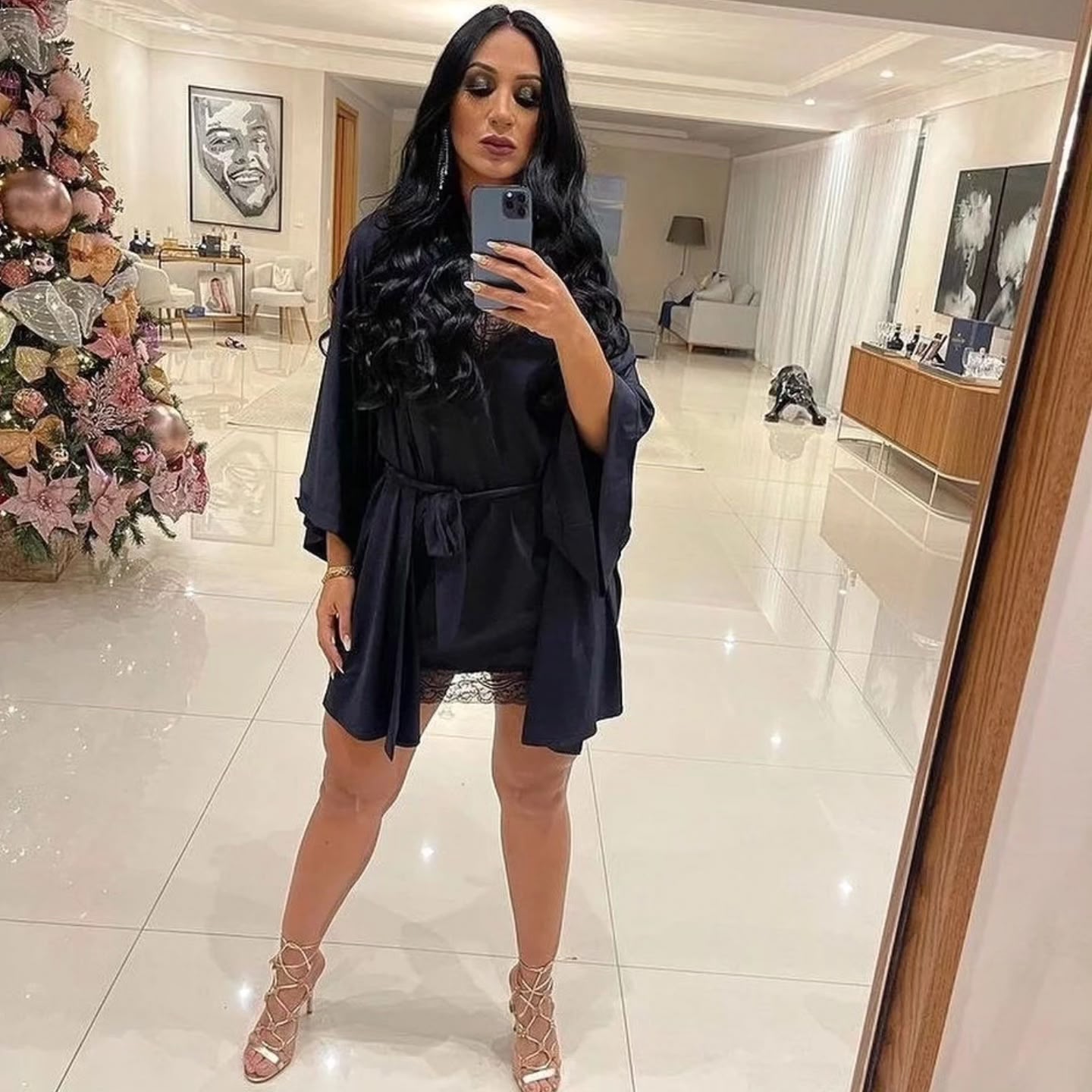 Dayanne Bezerra presenteia fã com R$ 4 mil para comprar celular novo; VEJA VÍDEO