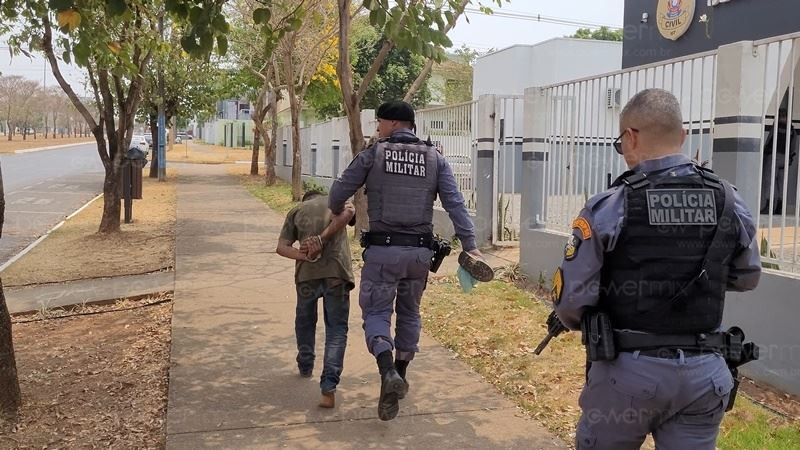 Jovem de 19 anos é preso por tráfico de drogas na praça dos migrantes em Nova Mutum/MT