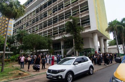 Prefeitura de Cuiabá é evacuada após princípio de incêndio