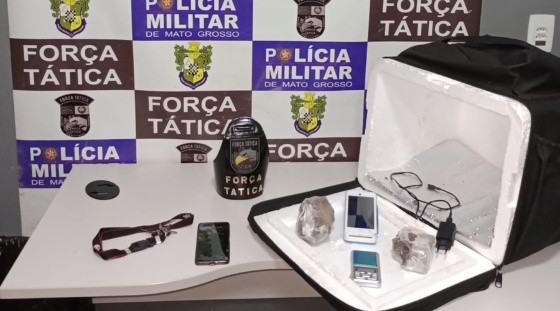 Falso entregador de comida por aplicativo é preso após denúncia de delivery de drogas em MT