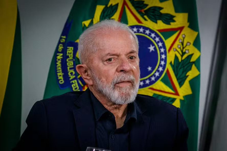 Emergência aérea! avião de Lula declara urgência durante voo; VEJA VÍDEO