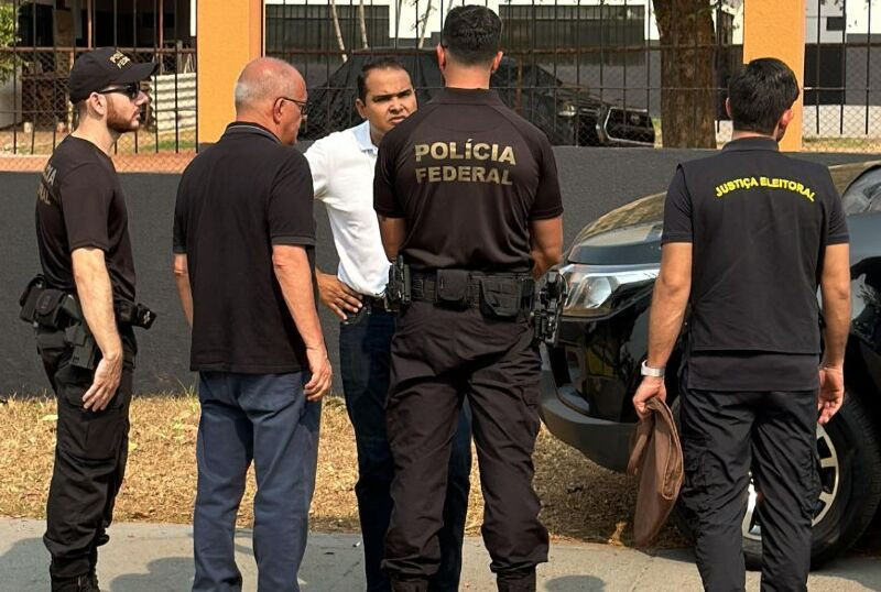 Zé do Pátio é expulso de local de votação por causar tumulto