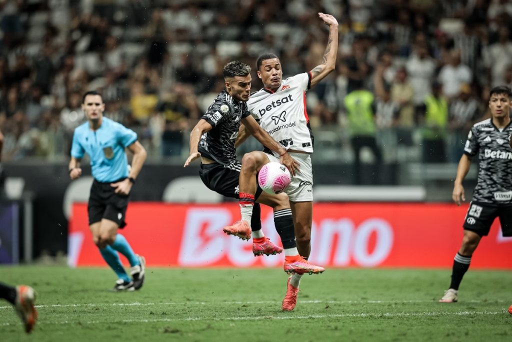 Atlético vencia por 2 a 0, mas sofreu o empate contra o Vitória