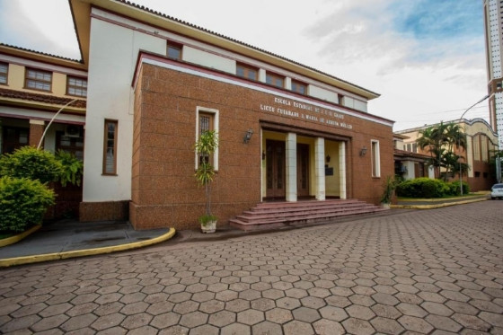 Professora é chamada de "macaca" por aluno dentro de sala de aula em MT