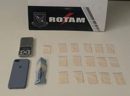 Jovem de 21 anos é preso com 16 porções de cocaína em VG