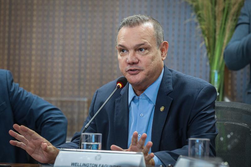 Senador Wellington Fagundes chama chiquitanos de "chiquititas" durante evento na UFMT