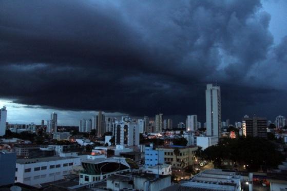Cuiabá e mais 72 cidades podem ter chuvas intensas com ventos de até 100 km/h