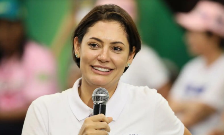 Michelle Bolsonaro critica o PT e apoia Abilio Brunini em Cuiabá