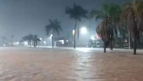 Forte chuva alaga vários pontos e arrasta veículos em Lucas do Rio Verde