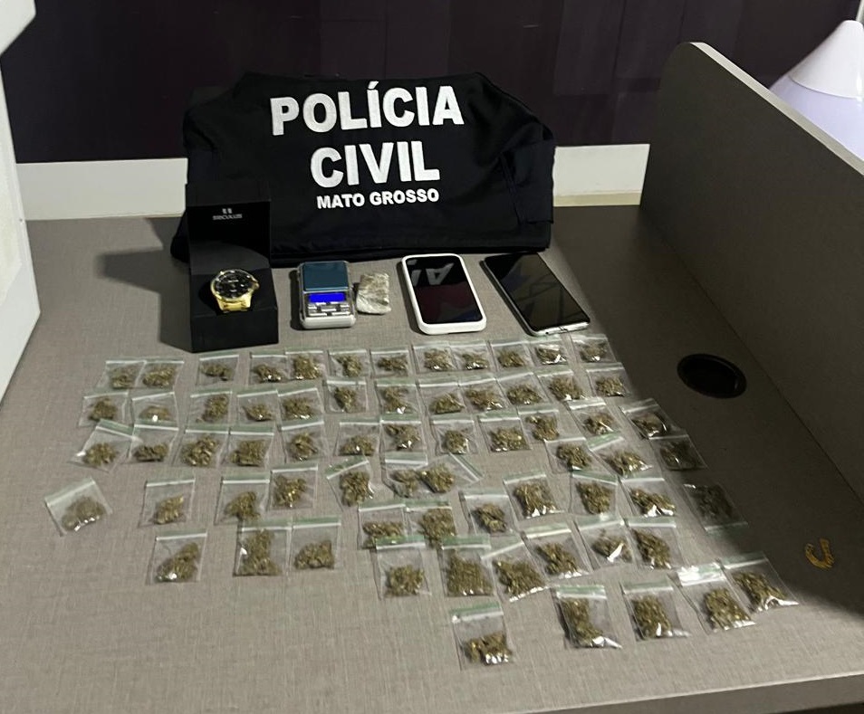 Jovem de 18 anos é presa em flagrante pela Polícia Civil em ação de combate ao tráfico de drogas