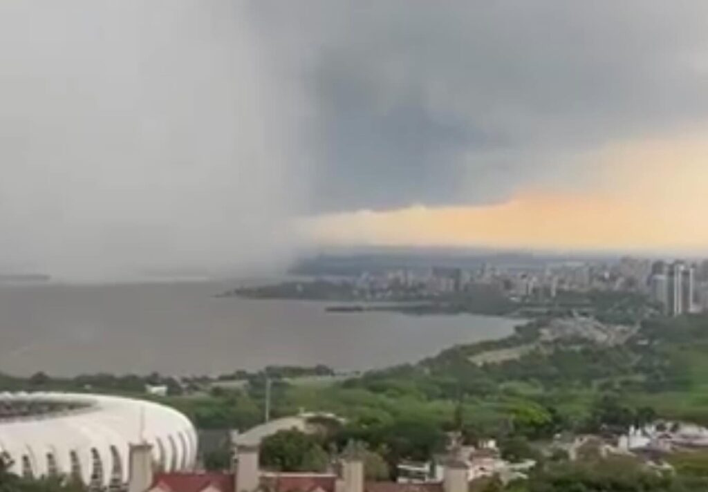 Ciclone extratropical atinge o RS com ventos de 100 km/h; VEJA VÍDEO