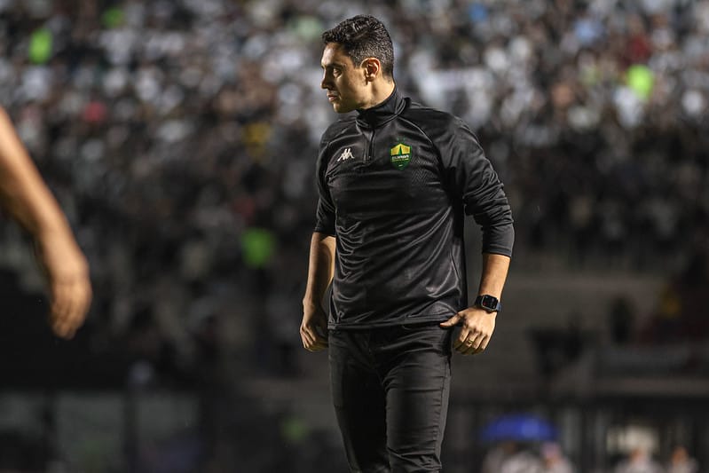 Técnico do Cuiabá Destaca Desempenho e Critica Falta de Eficácia após Derrota para o Vasco
