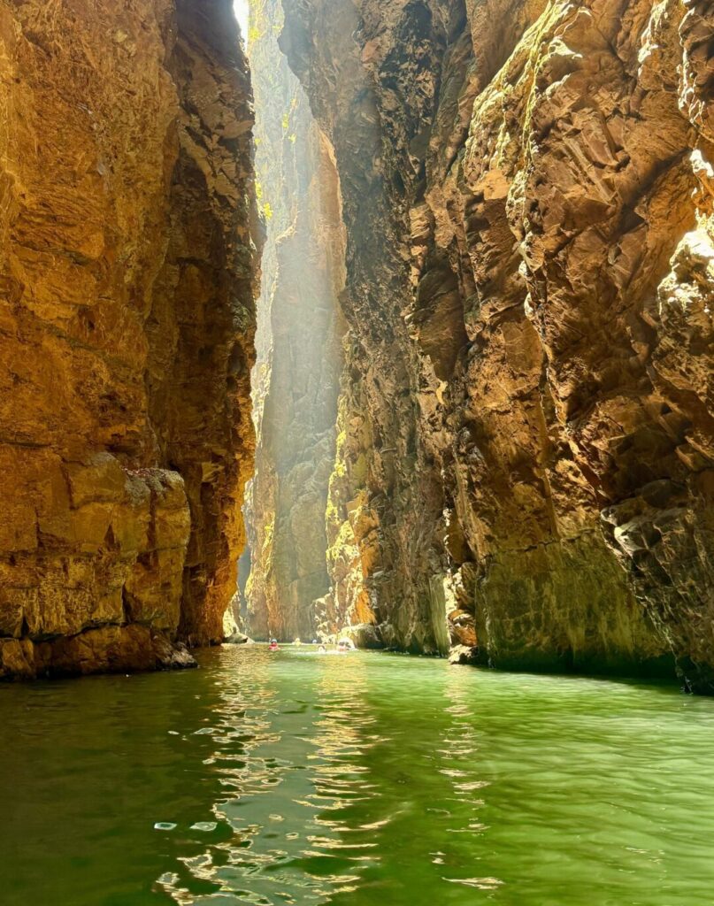 Cachoeira do Dragão: Aventura e Conexão com a Natureza na Chapada dos Veadeiros