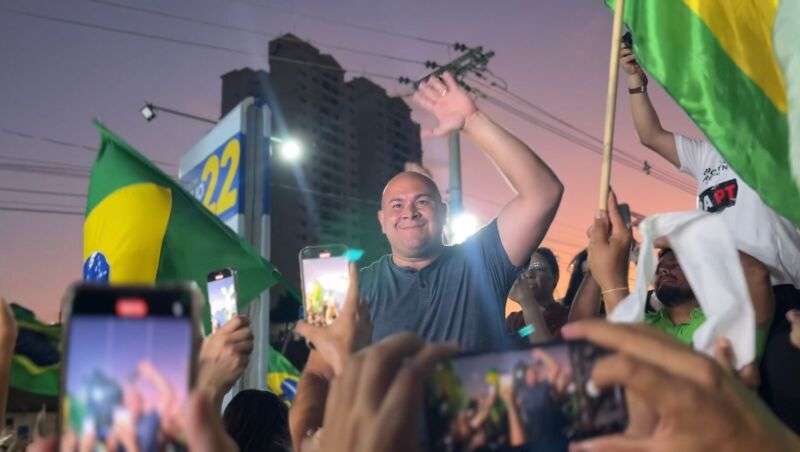 Abílio Brunini Celebra Vitória em Cuiabá com Grande Apoio Popular