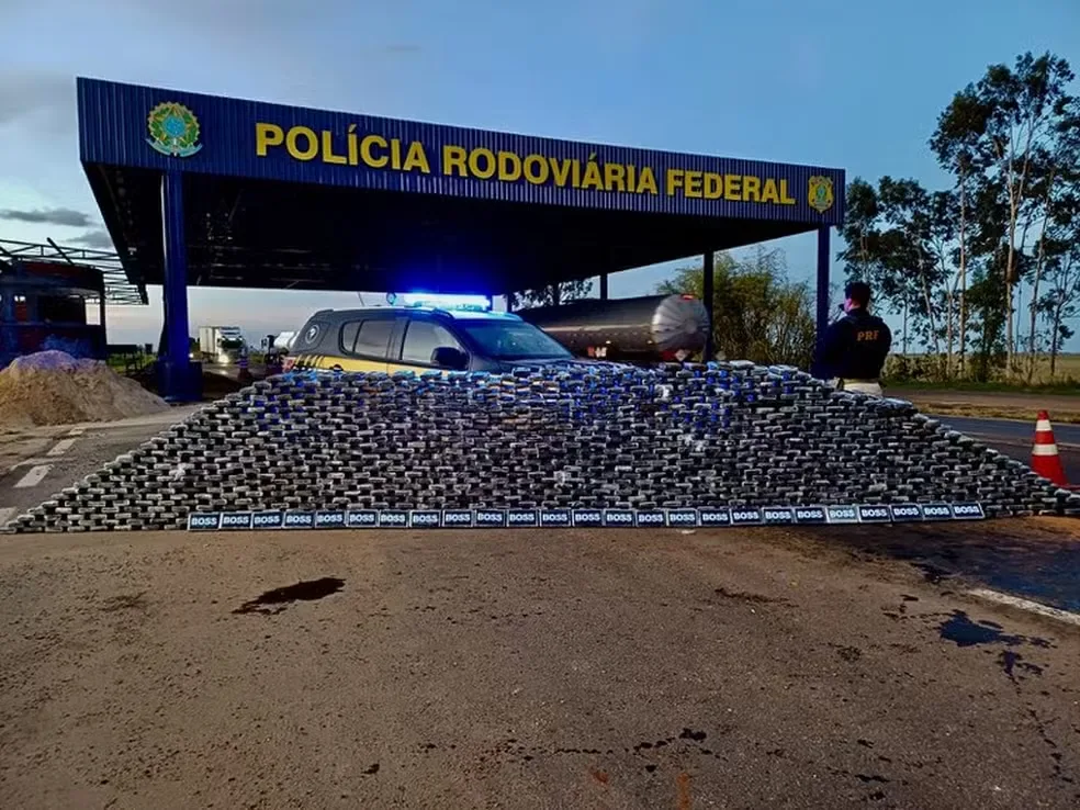 PRF Apreende Quase Uma Tonelada de Cocaína em Fiscalização na BR-364
