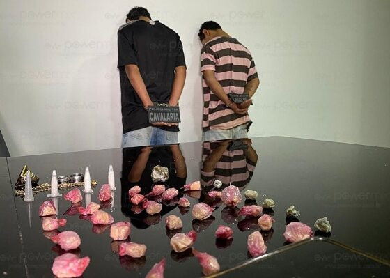 Dupla é detida pela Cavalaria da PM por tráfico de drogas em Nova Mutum/MT