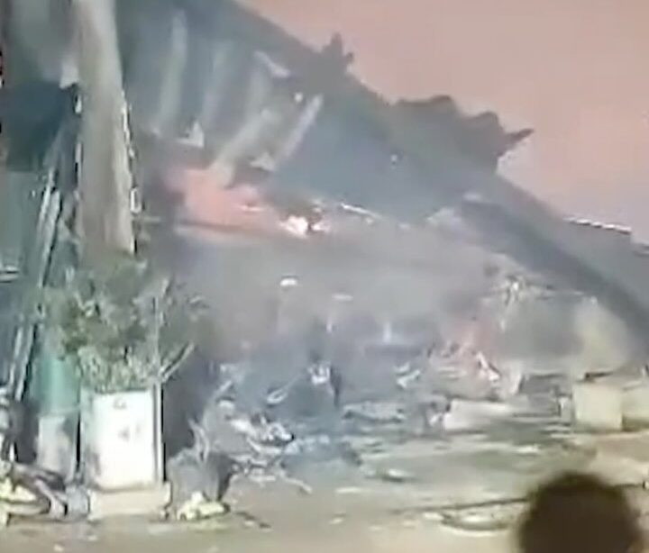 Incêndio consome barraco no acampamento Canãa no DF; VEJA VÍDEO